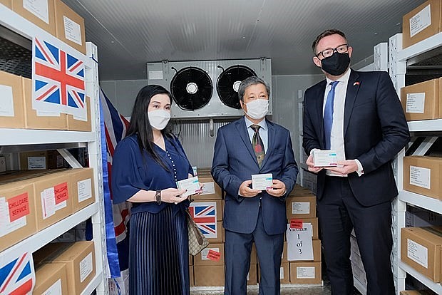 415,000 doses of AstraZeneca COVID-19 vaccine donated by the UK Government arrive at the storage of the National Institute Of Hygiene And Epidemiology. (Photo: VNA) 415,000 doses of AstraZeneca COVID-19 vaccine donated by the UK Government arrive at the storage of the National Institute Of Hygiene And Epidemiology. (Photo: VNA)