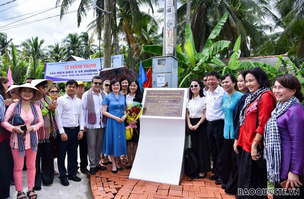 embassies international friends help southern ben tre province build bridge