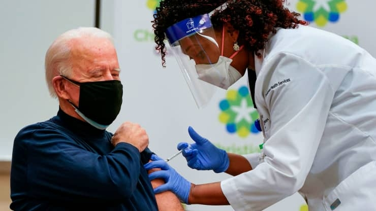 President-elect Joe Biden receiving Pfizer's COVID-19 vaccine on December 21 (Photo: AFP) 1645 vaccine