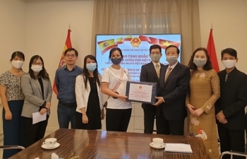 despite covid 19 vietnam government reaffirms determination to overcome challenges