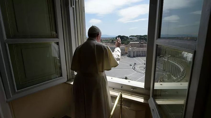 Pope francis to skip new year's eve masses due sciatic pain