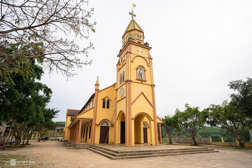 Splendid churches add charm to Quang Binh Province Splendid churches add charm to Quang Binh Province