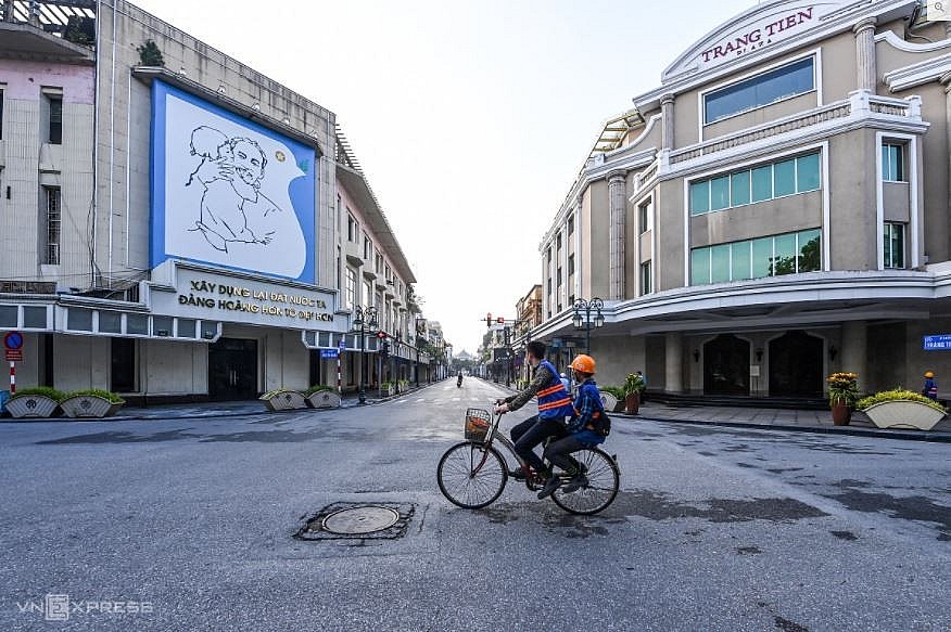 Hanoi set to ease social distancing restrictions after ramping up vaccination Hanoi set to ease social distancing restrictions after ramping up vaccination