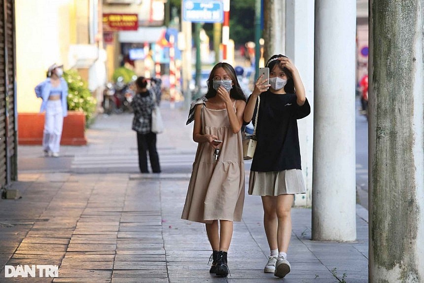 In Photos: 'New Normal' Life In Hanoi Under Directive 22 In Photos: 'New Normal' Life in Hanoi