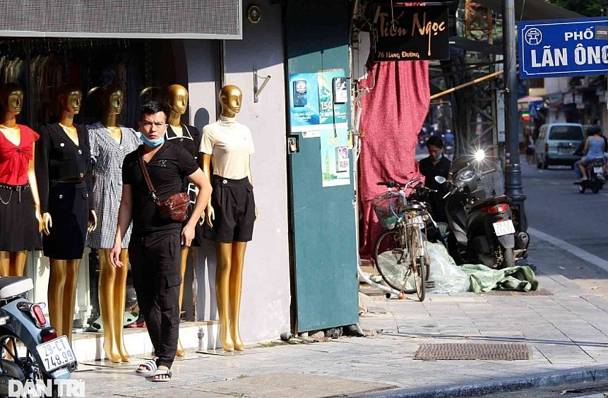 In Photos: 'New Normal' Life In Hanoi Under Directive 22 In Photos: 'New Normal' Life in Hanoi
