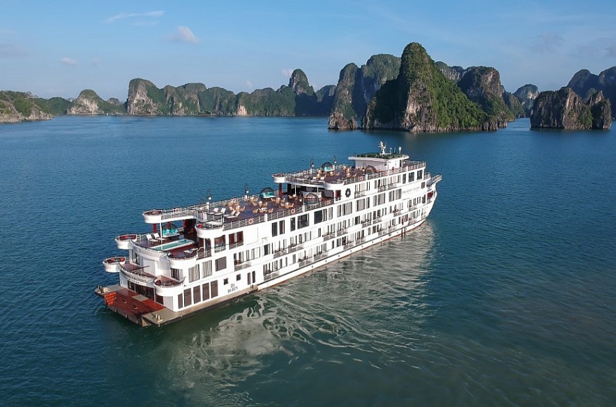 5-Star Yachts In Vietnam Luxurious Adventures: Exploring the Vietnamese Coast in 5-Star Yacht