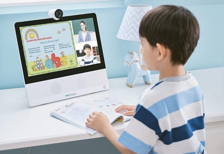 Educated Right During Pandemic - Overcome Hurdles with Digital Education Approach Educated Right During Pandemic - Overcome Hurdles with Digital Education Approach