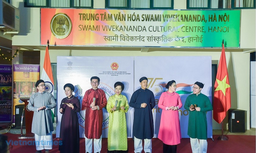 Embassied to Jointly Celebrate Festivals and the 50th Anniversary of Vietnam - India Diplomatic Relations Embassied to Jointly Celebrate Festivals and the 50th Anniversary of Vietnam - India Diplomatic Relations