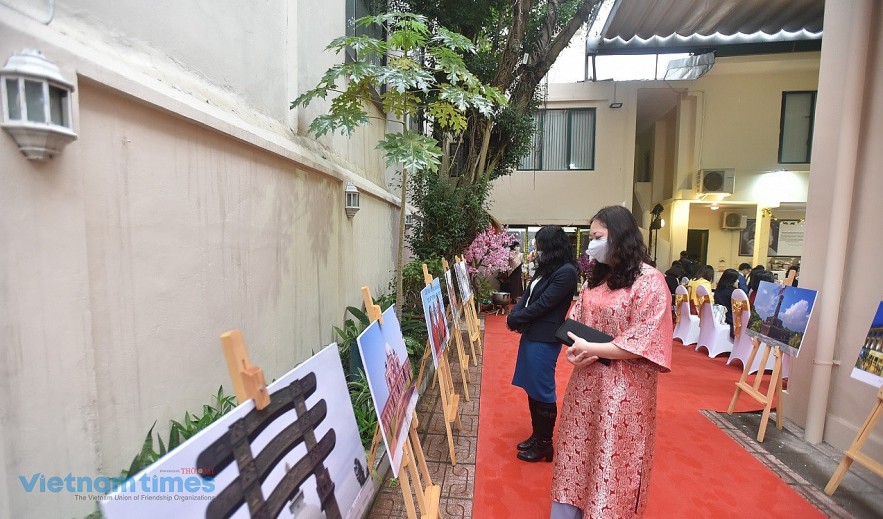 Embassied to Jointly Celebrate Festivals and the 50th Anniversary of Vietnam - India Diplomatic Relations Embassied to Jointly Celebrate Festivals and the 50th Anniversary of Vietnam - India Diplomatic Relations