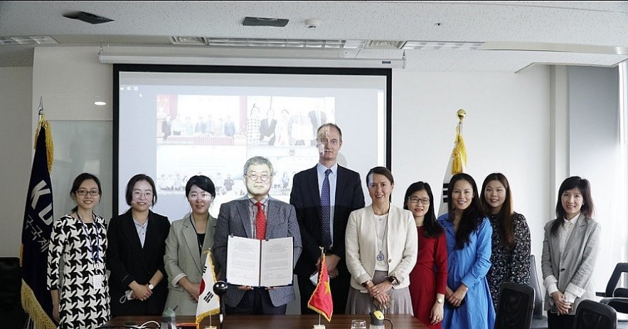KOICA and Central Provinces Renewed Cooperation in Mine Action and Rural Development KOICA and Central Provinces Renewed Cooperation in Mine Action and Rural Development