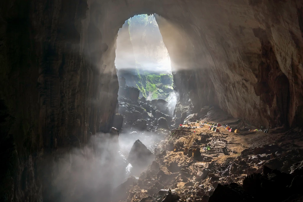 Son Doong Cave Stand Among The World's 10 Greatest Natural Caves Son Doong Cave Stand Among The World's 10 Greatest Natural Caves