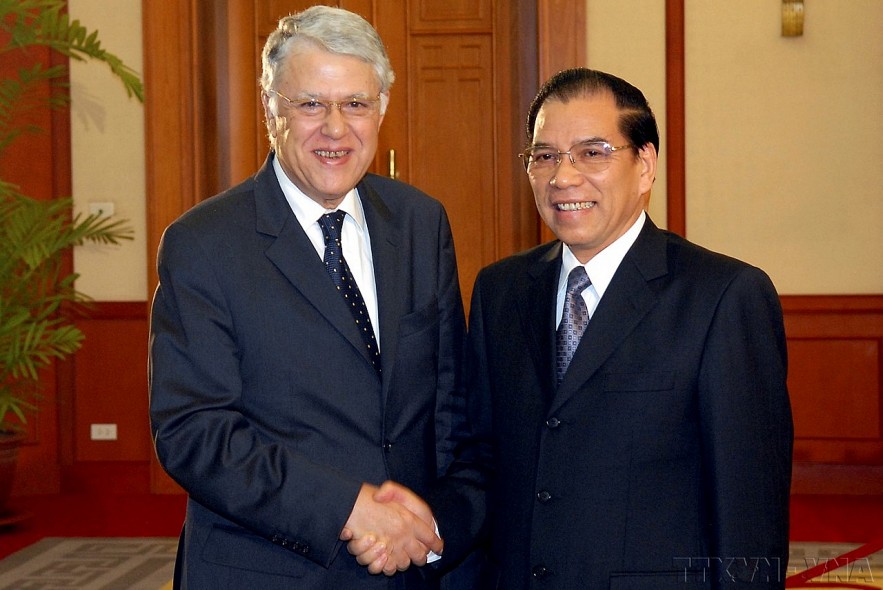 The General Secretary of the Communist Party of Vietnam Nông Duc Manh received the Moroccan Prime Minister Abbas El Fassi during his official visit to Vietnam. The General Secretary of the Communist Party of Vietnam Nông Duc Manh received the Moroccan Prime Minister Abbas El Fassi during his official visit to Vietnam.