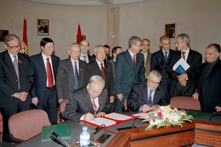 The President of the National Assembly of Vietnam, Nguyen Van An, and the President of the House of Representatives of Morocco, Abdelwahed Radi, signed a cooperation agreement between the two countries. The President of the National Assembly of Vietnam, Nguyen Van An, and the President of the House of Representatives of Morocco, Abdelwahed Radi, signed a cooperation agreement between the two countries.