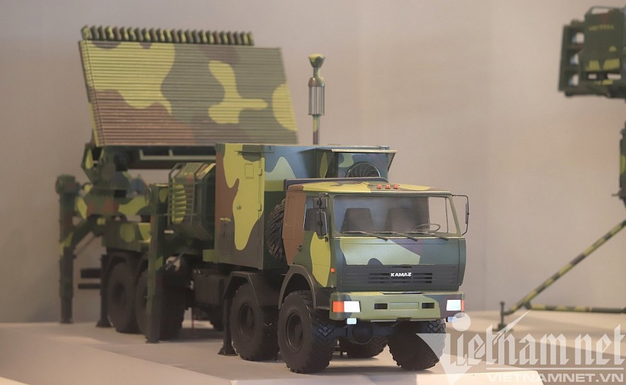 Mid-range 3D radar model. Viettel has also researched and manufactured five types of radar for the Army, Air Defense, Air Force and Navy operating in medium, long-range, low-range. Mid-range 3D radar model. Viettel has also researched and manufactured five types of radar for the Army, Air Defense, Air Force and Navy operating in medium, long-range, low-range.