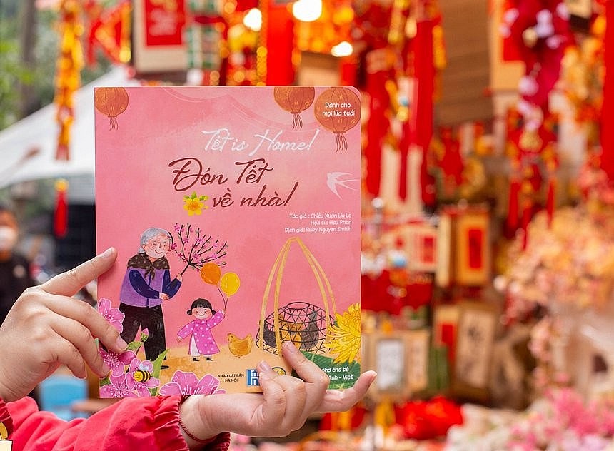 Vietnamese Books Introduced in Asian Market Overseas Vietnamese Support Viet’s Books to Be Introduced to Asian Market