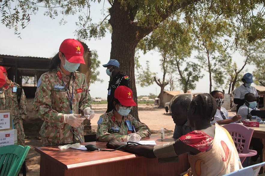 Vietnamese 'Blue Beret' Soldiers Support Prisoners in South Sudan Vietnamese 'Blue Beret' Soldiers Support South Sudanese Prisoners