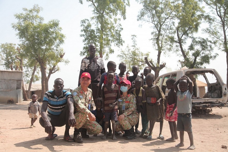 Vietnamese 'Blue Beret' Soldiers Support Prisoners in South Sudan Vietnamese 'Blue Beret' Soldiers Support South Sudanese Prisoners