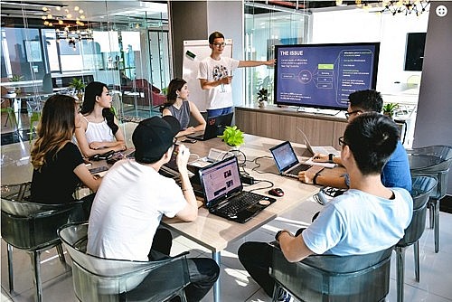 Vietnamese Startup Community Towards Global Solutions Vietnamese Startup Community Towards Global Solutions