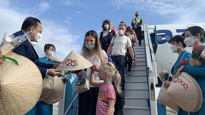 The number of foreign visitors to Vietnam in the first fourth months of 2022 saw a year-on-year increase of 184.7 percent. Photo: NDO The number of foreign visitors to Vietnam in the first fourth months of 2022 saw a year-on-year increase of 184.7 percent. Photo: NDO
