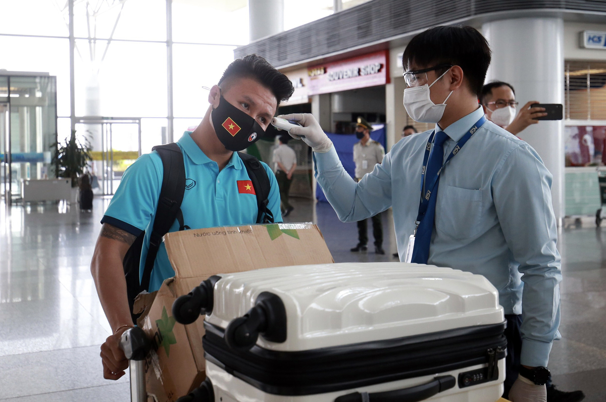 Vietnam football team presents in UAE for World Cup In photos: Vietnam arrives in UAE for World Cup qualifiers