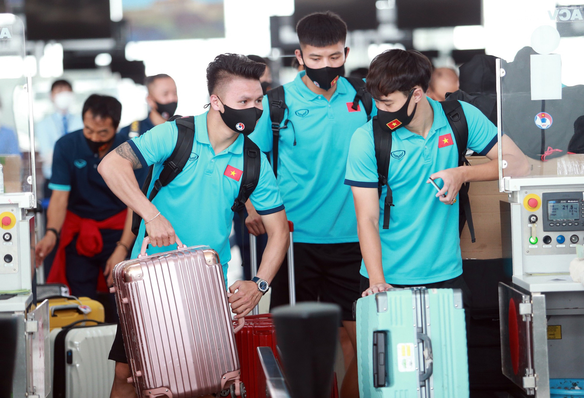 Vietnam football team presents in UAE for World Cup In photos: Vietnam arrives in UAE for World Cup qualifiers