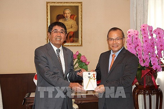 Japanese Businesses Support Vietnamese People in Difficulties Japanese Businesses Support Vietnamese People in Difficulties
