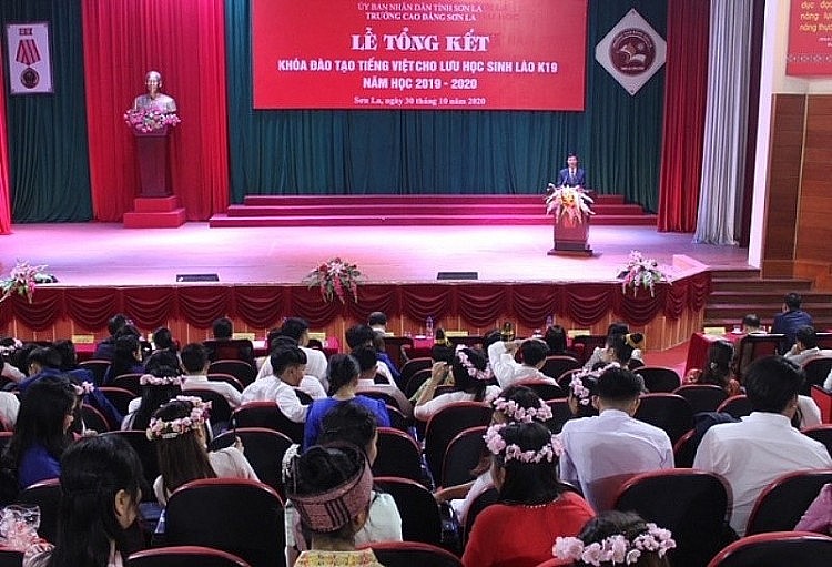 Strengthening Cooperation in Human Resource Training for Laos' Northern Provinces Strengthening Cooperation in Human Resource Training for Laos' Northern Provinces