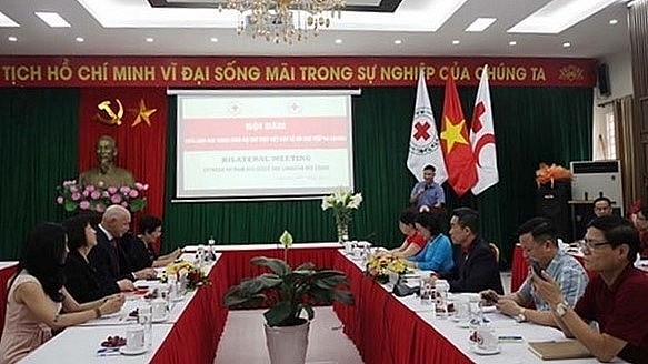 At the talks between the two red cross societies. Photo: redcross.org.vn At the talks between the two red cross societies. Photo: redcross.org.vn