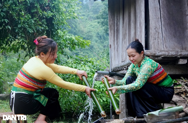 How to bamboo-tube rice: specialties of Vietnam's Northern mountainous Bamboo-tube rice: a specialty of Vietnam's Northern mountains - Video