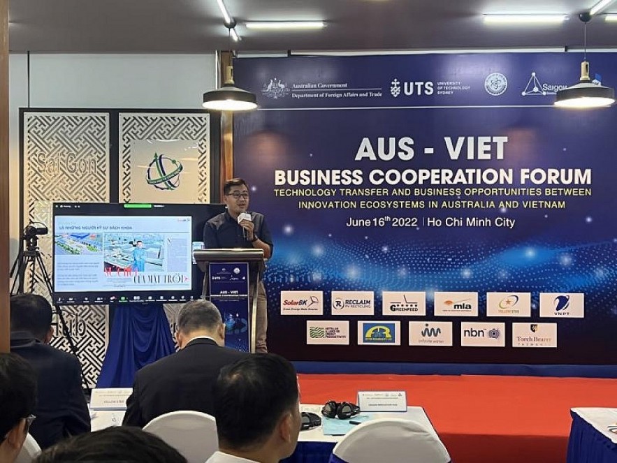 A representative of Solar BK (Vietnam) introduces solar energy solutions at the Australia - Vietnam Business Cooperation Forum. Photo: vneconomy.vn A representative of Solar BK (Vietnam) introduces solar energy solutions at the Australia - Vietnam Business Cooperation Forum. Photo: vneconomy.vn