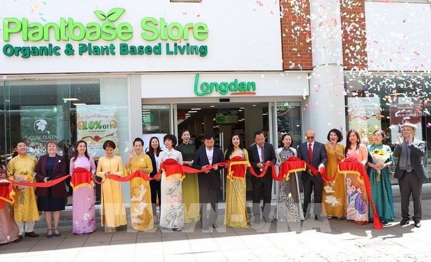 The opening ceremony of the 13th supermarket of Longdan. Photo: VNA The opening ceremony of the 13th supermarket of Longdan. Photo: VNA