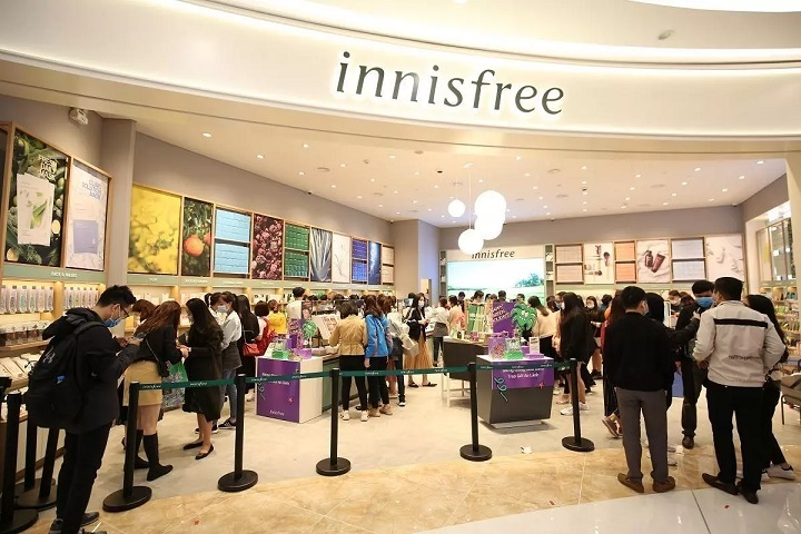 Foreign Retailers Come, Vietnamese Domestic Retailers Struggle to Survive Foreign Retailers Come, Vietnam' Domestic Retailers Struggle to Survive