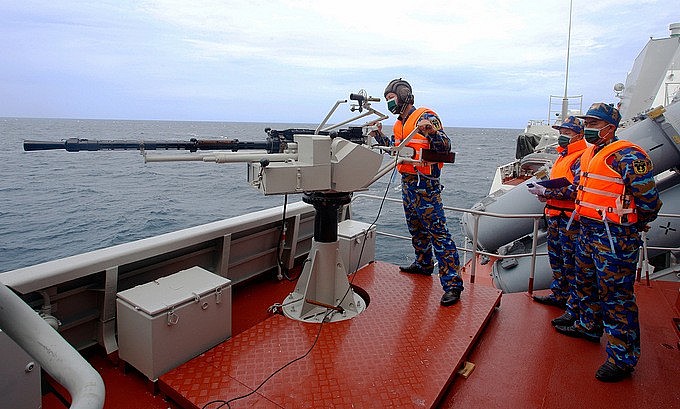 Vietnamese Warships Practice Shooting Artillery and Machine Guns in Russia Vietnamese Warships Practice Shooting Artillery and Machine Guns in Army Games