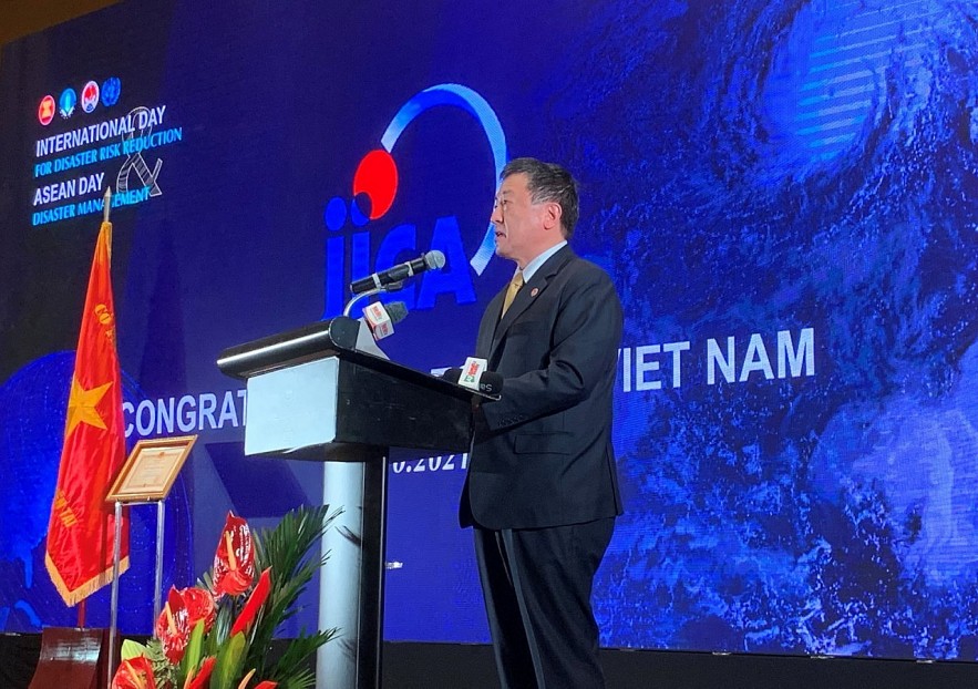 ASEAN Accompanies Vietnam in Responding to Natural Disasters International Community Helps Vietnam Respond to Natural Disasters