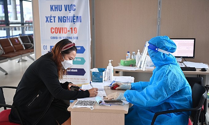 A Covid-19 test point in Hanoi. Photo: VnExpress A Covid-19 test point in Hanoi. Photo: VnExpress
