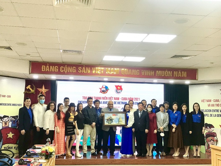 Vietnam-Cuba Youth Work to Tighten Time-honored Friendship Vietnamese, Cuban Youth Continue Time-Honored Friendships