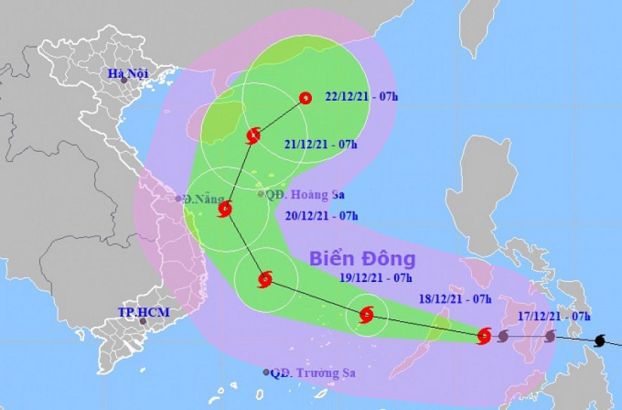 Super typhoon Rai is forecast to make a U-turn when it moves close to central Vietnam. Photo: VOV Super typhoon Rai is forecast to make a U-turn when it moves close to central Vietnam. Photo: VOV