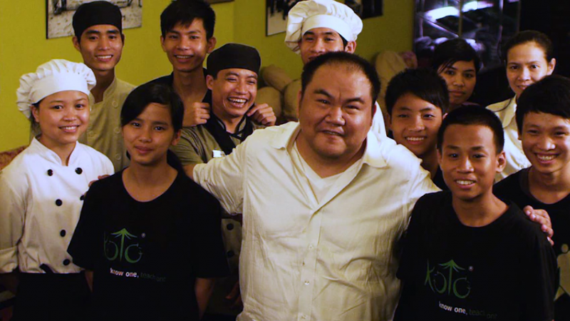 Vietnamese-Australian man starts cooking school for street kids in Vietnam vietnamese australian man starts cooking school for street kids in vietnam