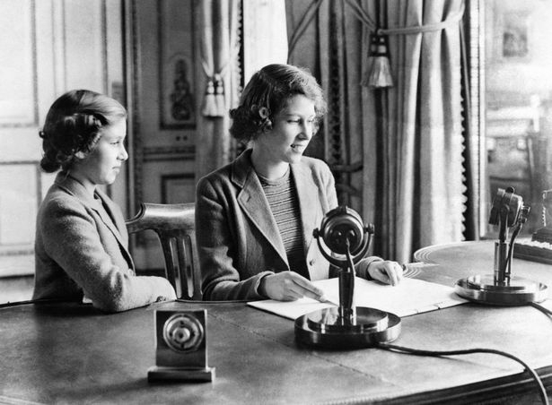 Queen Elizabeth calls for unity in rare broadcast on UK COVID-19 fight queen elizabeth calls for unity in rare broadcast on uk covid 19 fight