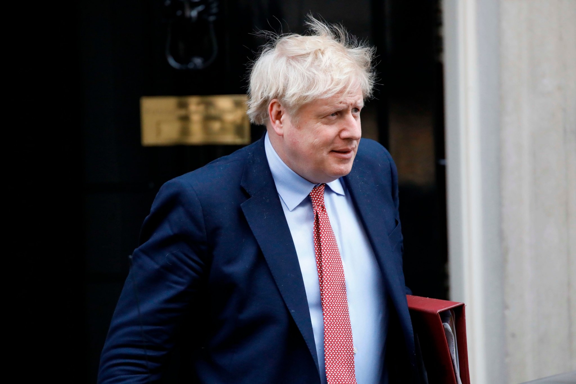 world news today trump double downs on use of hydroxychloroquine as coronavirus cure british pm in intensive care as symptoms worsen