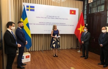 vietnam mountainous province of yen bai donates 20000 medical masks to japan