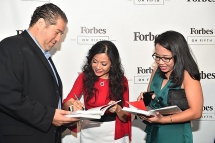 4 things entrepreneurs should embrace on the road to become ceo phuong uyen tran women in business