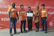 vietnamese buddhists present 100 tons of rice to mozambique storm victims